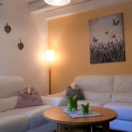 Helles Ferienhaus Im Landhausstil Fuer Bis Zu 10 Personen Frielendorf Exterior foto