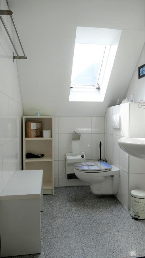 Helles Ferienhaus Im Landhausstil Fuer Bis Zu 10 Personen Frielendorf Exterior foto