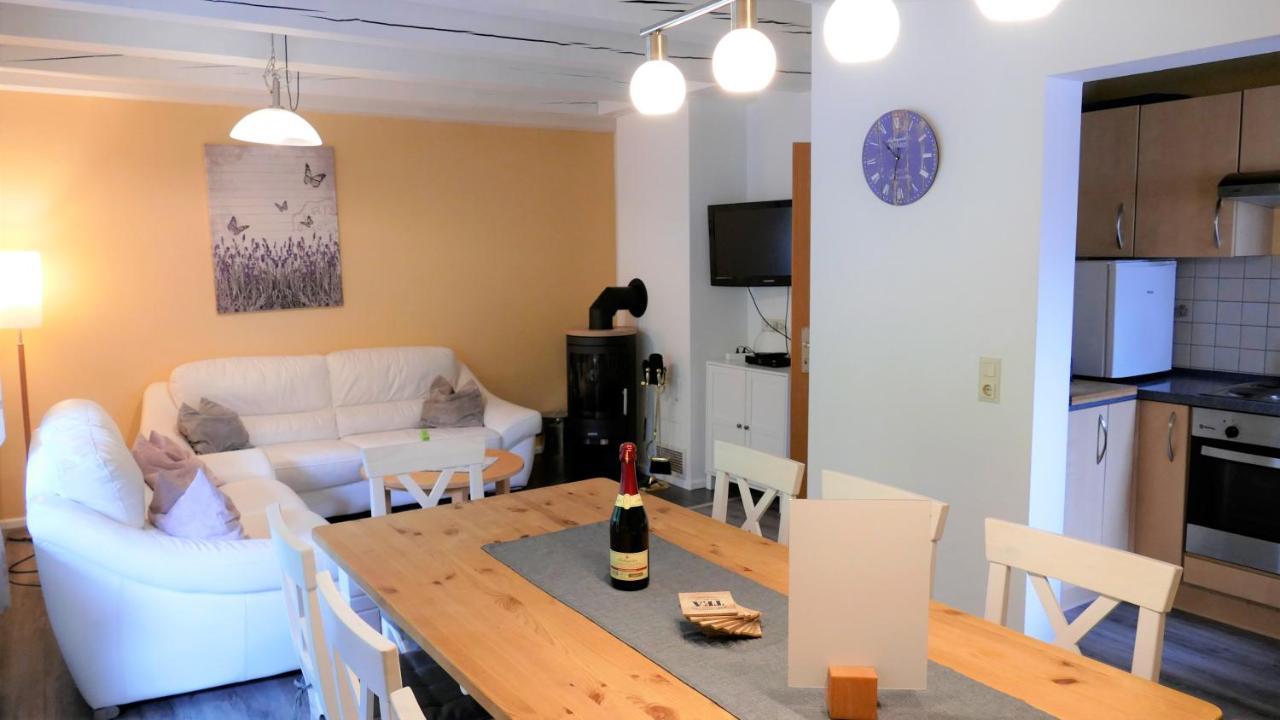 Helles Ferienhaus Im Landhausstil Fuer Bis Zu 10 Personen Frielendorf Exterior foto