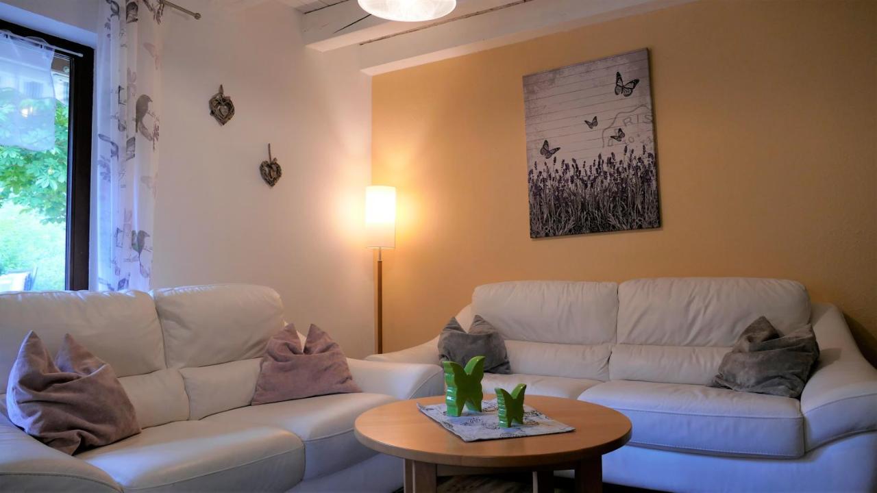 Helles Ferienhaus Im Landhausstil Fuer Bis Zu 10 Personen Frielendorf Exterior foto
